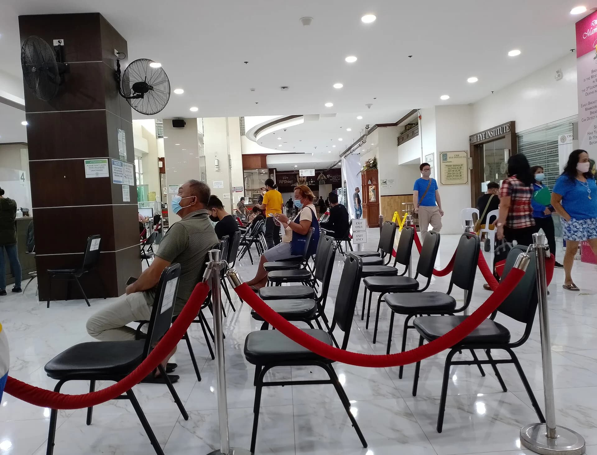 File:Interior of Chong Hua Hospital (04) (02-17-2023).jpg