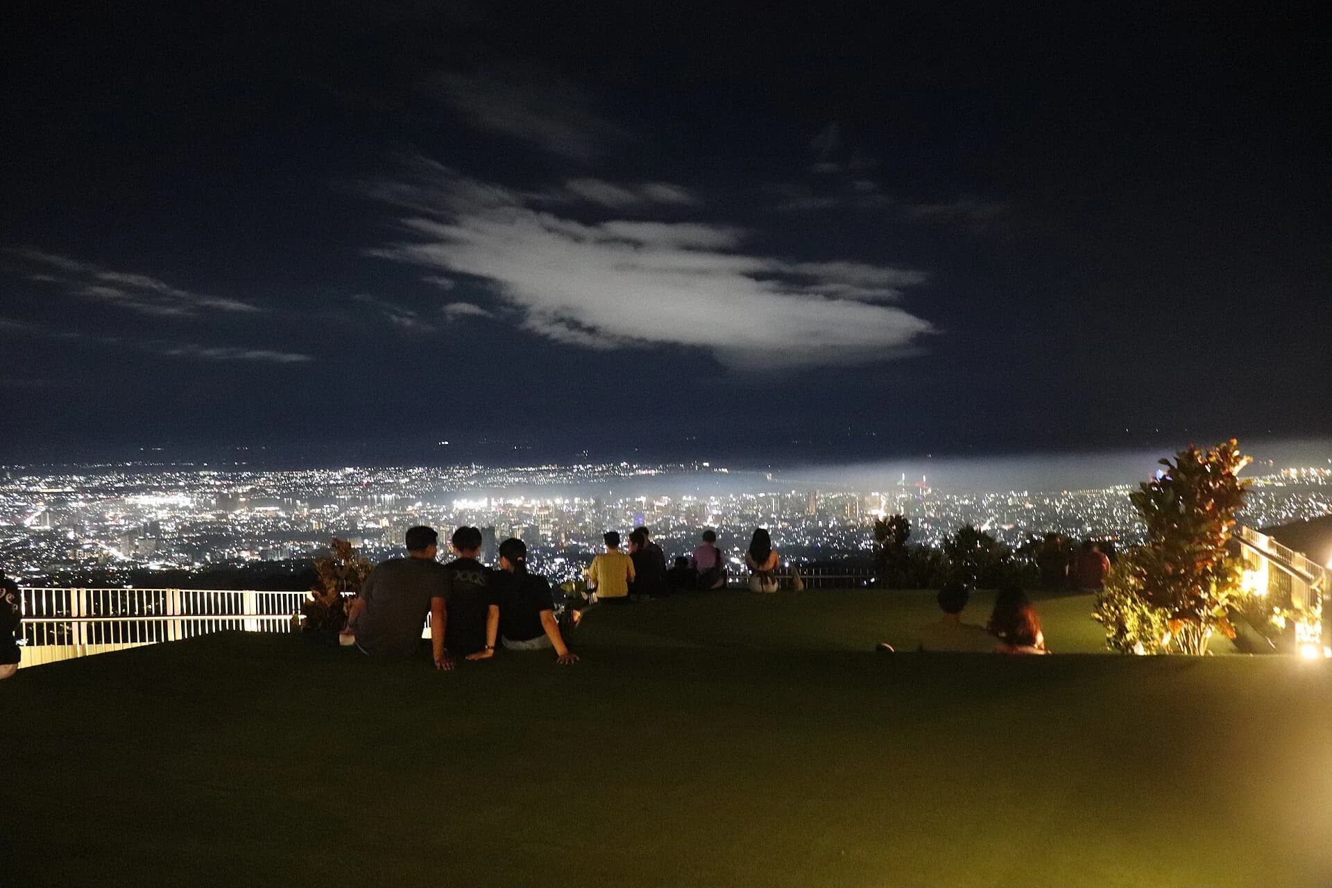 File:WikiNights Cebu - Tops Lookout (0012.jpg