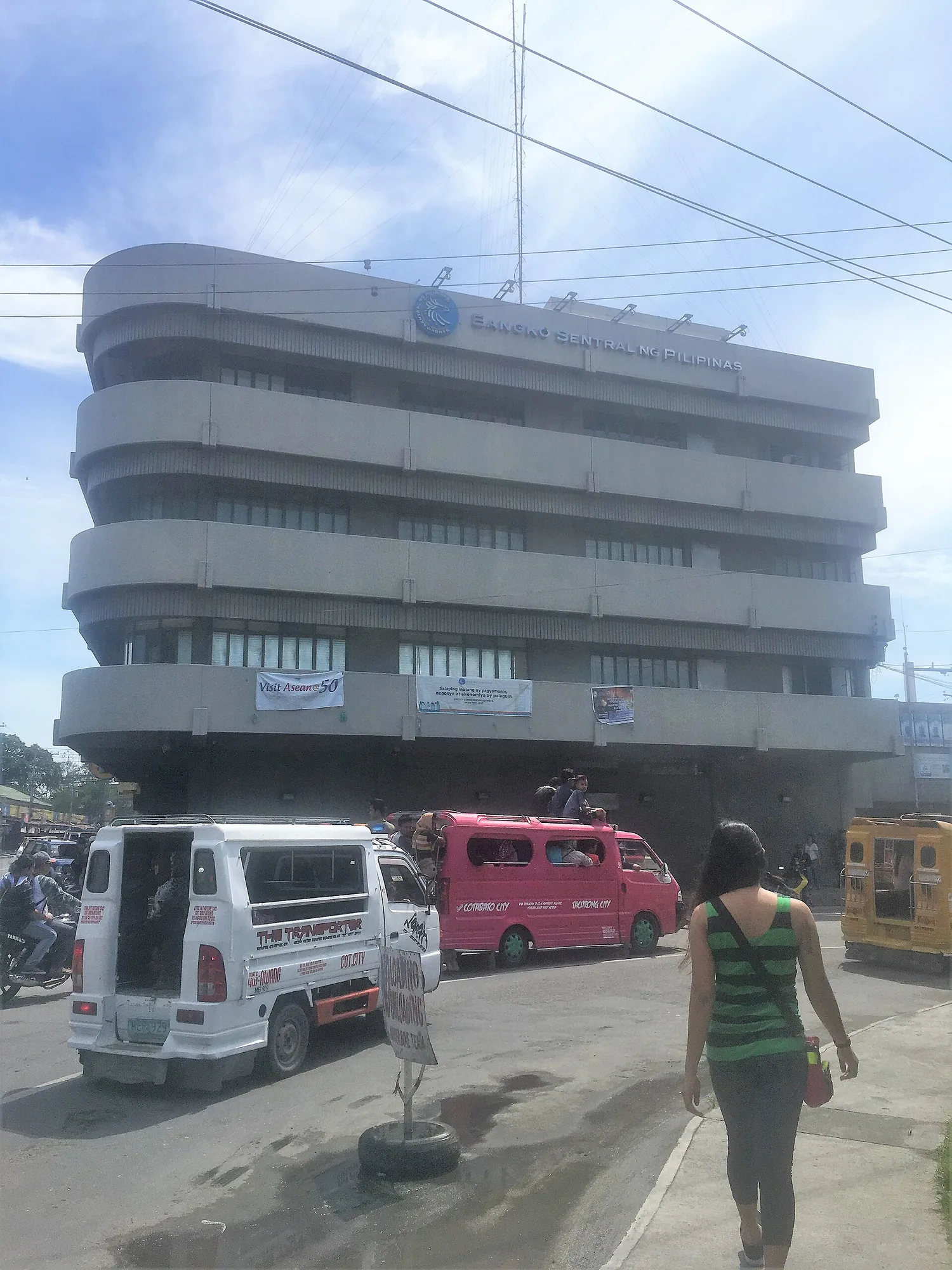 File:Central Bank of the Philippines Branch in Cotabato City.jpg