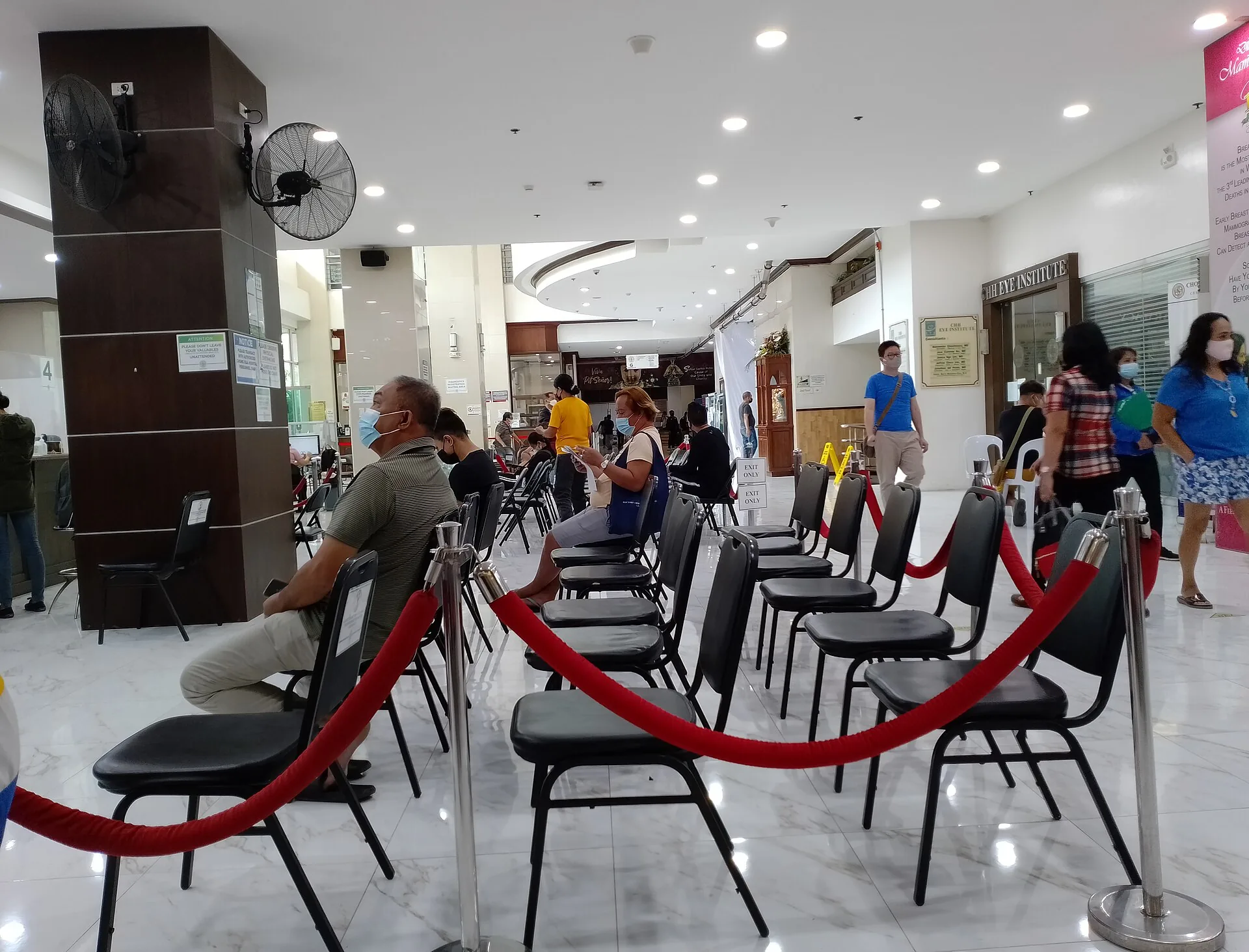 File:Interior of Chong Hua Hospital (04) (02-17-2023).jpg