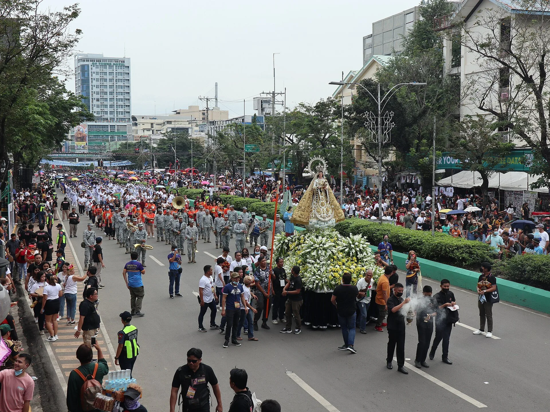 File:Sinulog 2023 Solemn Walk Procession Osmeña Boulevard Mama Mary (Cebu City; 01-14-2023).jpg