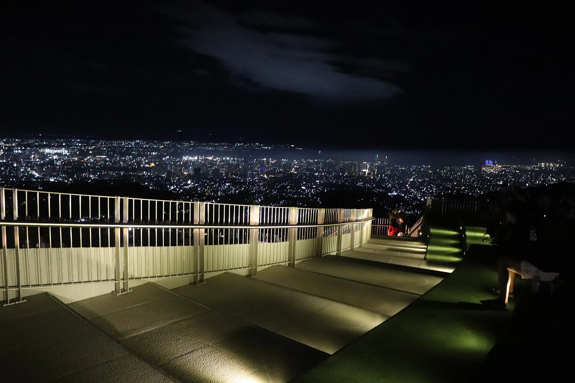 File:WikiNights Cebu - Tops Lookout (013).jpg